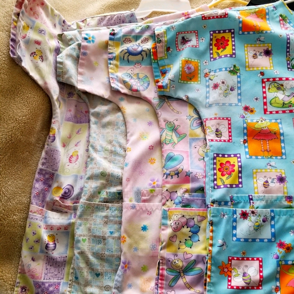 5 H.Q. SCRUB TOPS